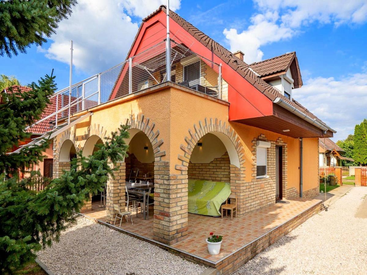 Pipacsos Vendeghazak Apartment Kiskunmajsa Bagian luar foto