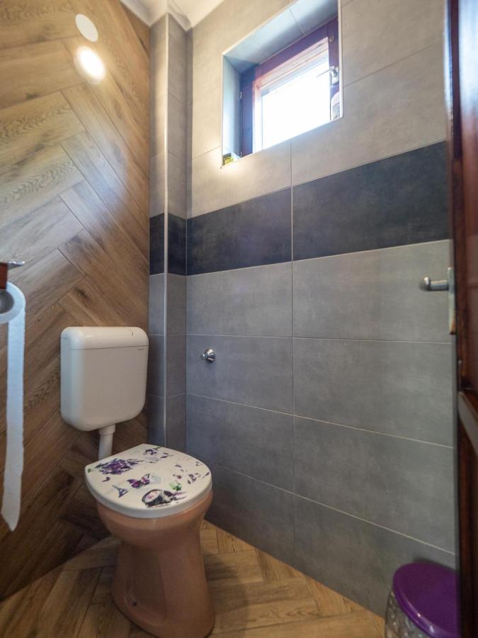 Pipacsos Vendeghazak Apartment Kiskunmajsa Bagian luar foto
