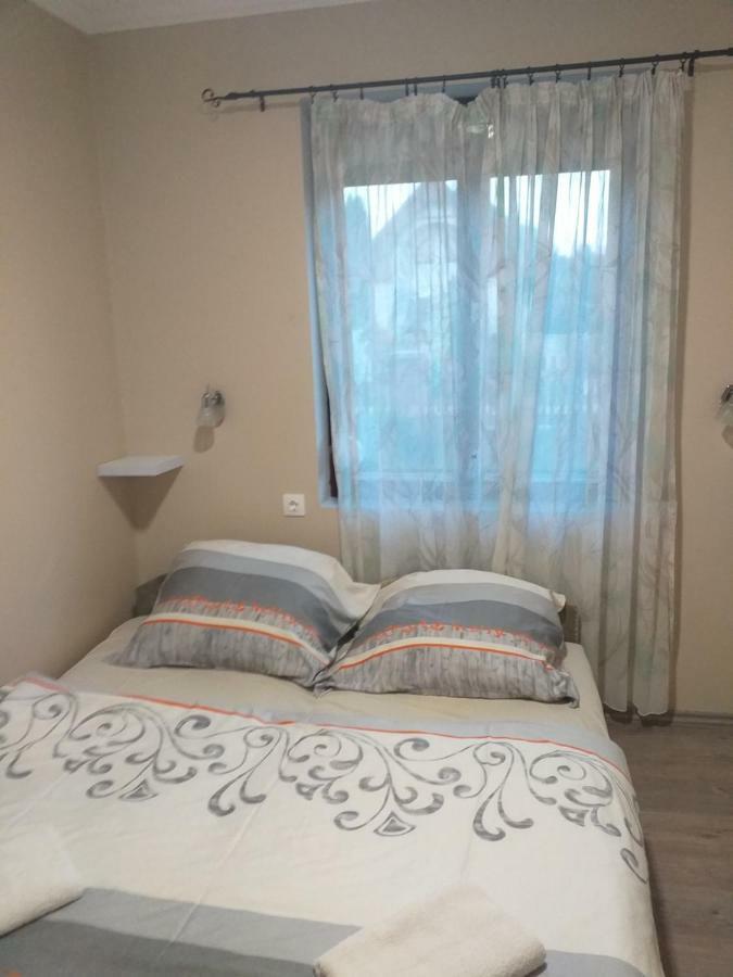 Pipacsos Vendeghazak Apartment Kiskunmajsa Bagian luar foto
